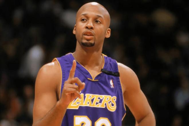 湖人三连冠王朝五位关键球员的冠军之路