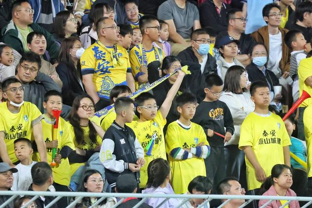 泰安泰山城建首战告捷2比1逆转青岛青春