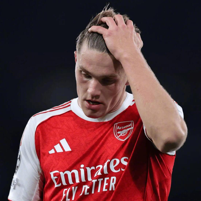 哲凯赖什英超高光时刻：1800分钟仅触球566次创纪